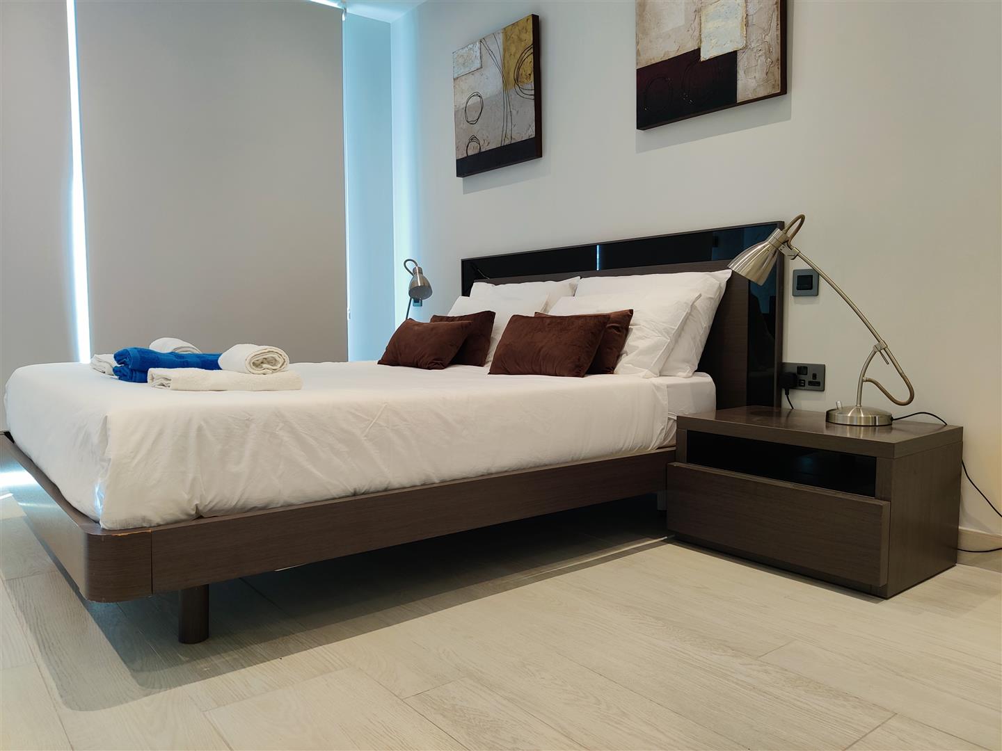 Image of Apartment - 2 Bedrooms - 2 Bathrooms for Sale in Marina Club-Gibraltar, Image 7